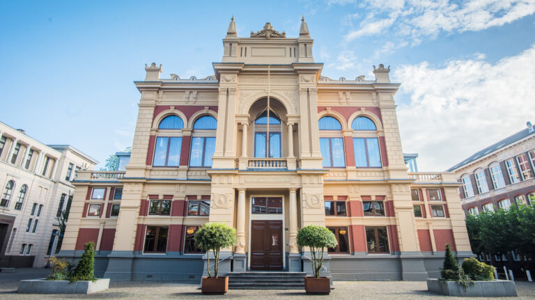 Gevel Stadsschouwburg Groningen en plein