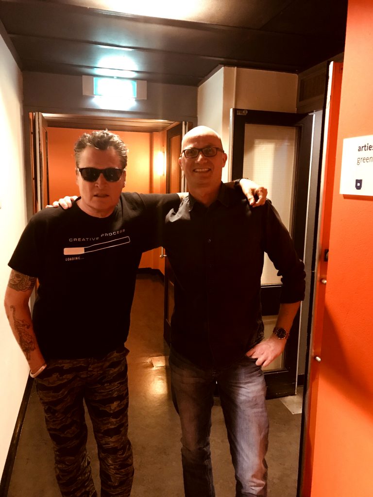 Barry Hay met Godfried