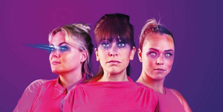 De meiden van toen in roze kleding