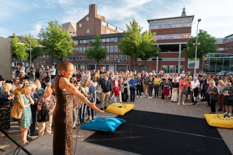 Koop nu kaarten voor DWDW Lewenborg