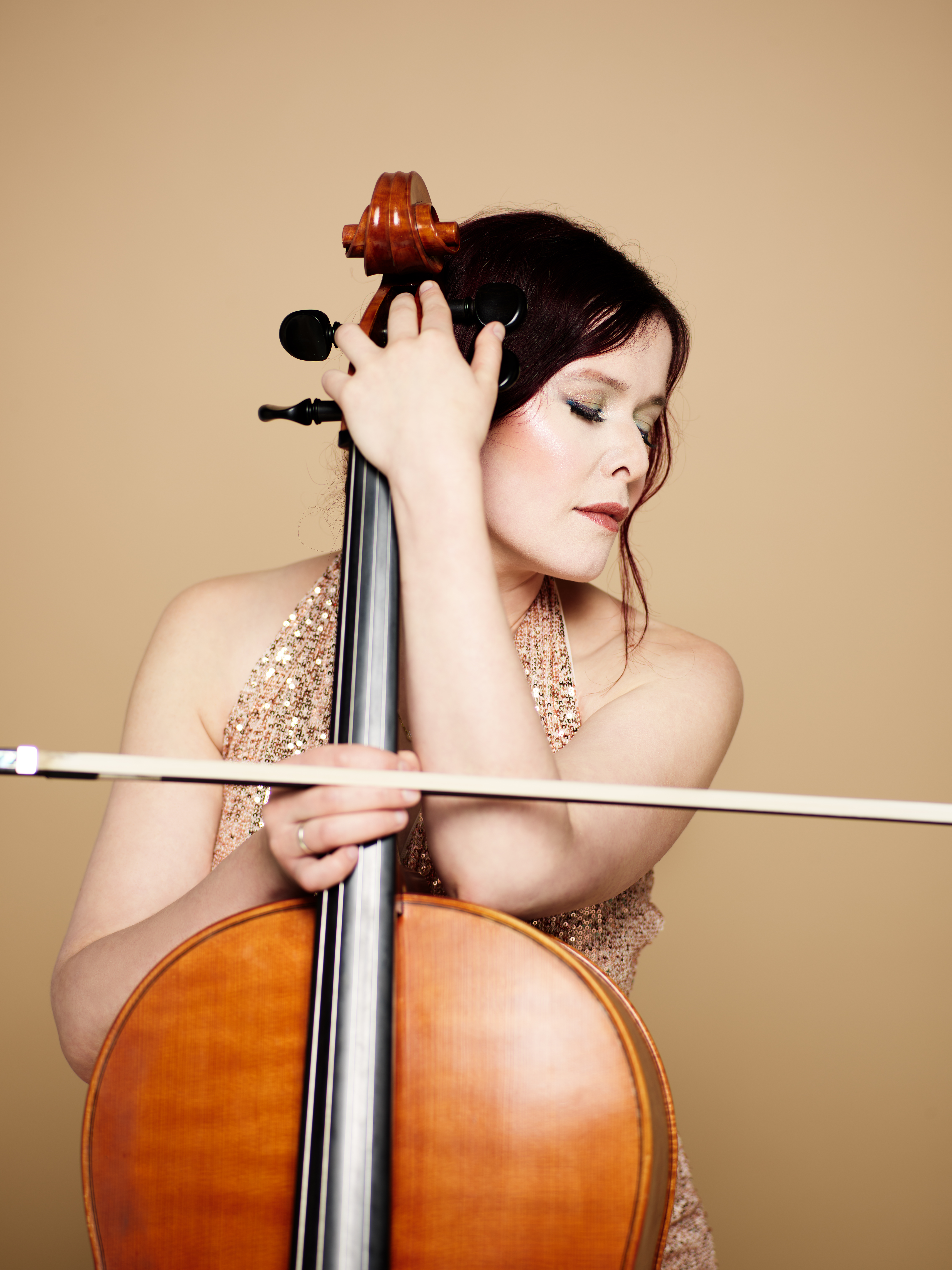 Maya Fridman (Brendon Heinst)