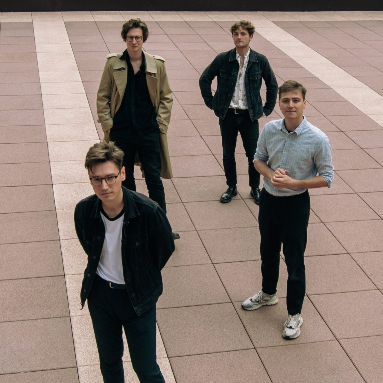 Vier mannen op straat
