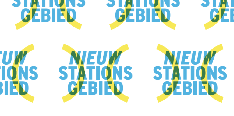 Logo 'Nieuw Stationsgebied' in licht blauw en geel met witte achtergrond.