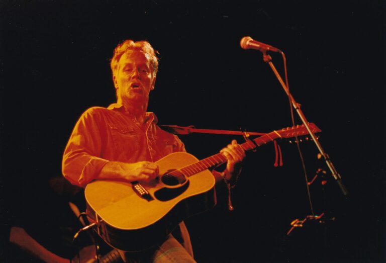 Lee Clayton aan het optreden tijdens TakeRoot 1999.