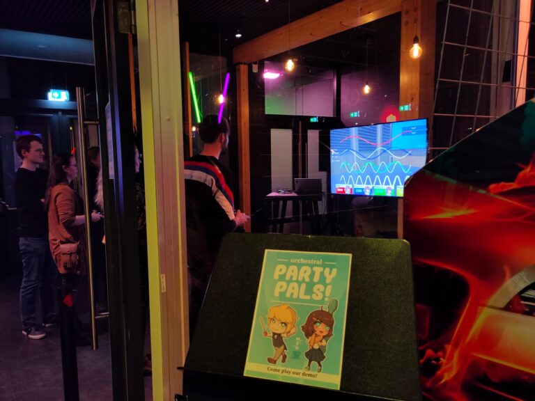 Een levendige lounge-omgeving met meerdere mensen, een videospel op een scherm en een poster voor