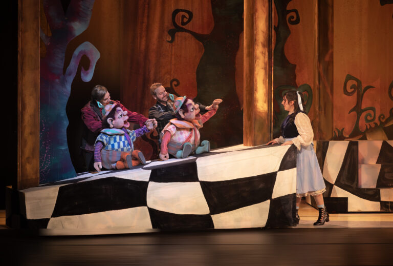 Alice in Wonderland Theater Terra-01-Fotocredit Marc Bos