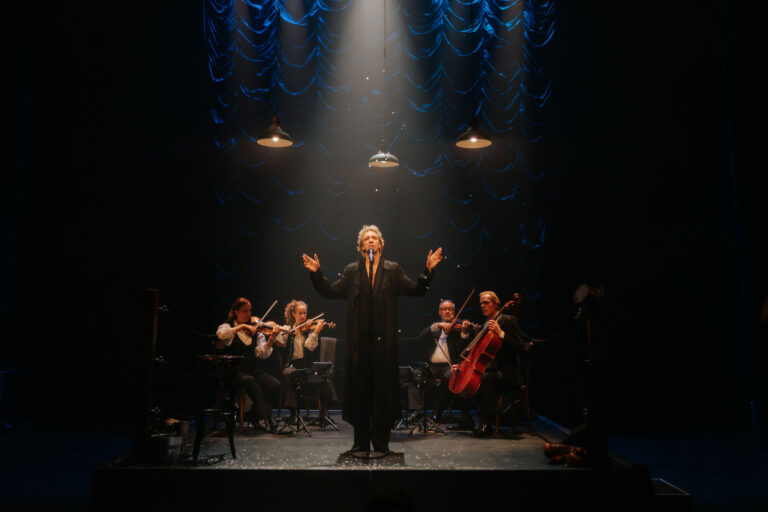 Dans op de Vulkaan_Sven Ratzke 09_photography Ann Marie Schwanke