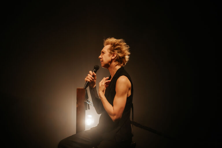 Dans op de Vulkaan_Sven Ratzke 11_photography Ann Marie Schwanke