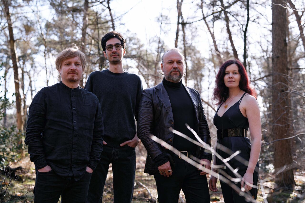 Maya Fridman, Efrén López e.a. – Thunder Perfect Mind (Brendon Heinst) 2 – 300 dpi RGB