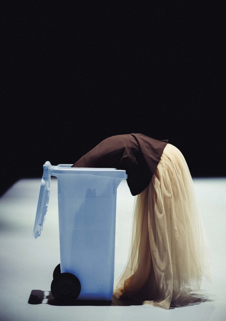 NDT 2 – The Edge of Things (Rahi Rezvani) CAMPAGNEBEELD – 300 dpi RGB