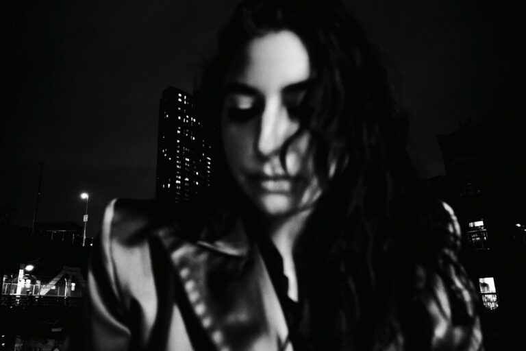 Arooj Aftab & Metropole Orkest