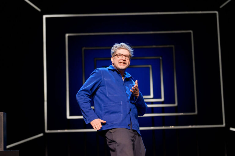 Scènefoto 1 – Welkom Ongemak – LR – fotocredits Sjoerd Derine