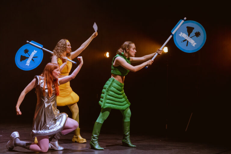 TRADWIVES de musical 6 (c-Juliette de Groot)