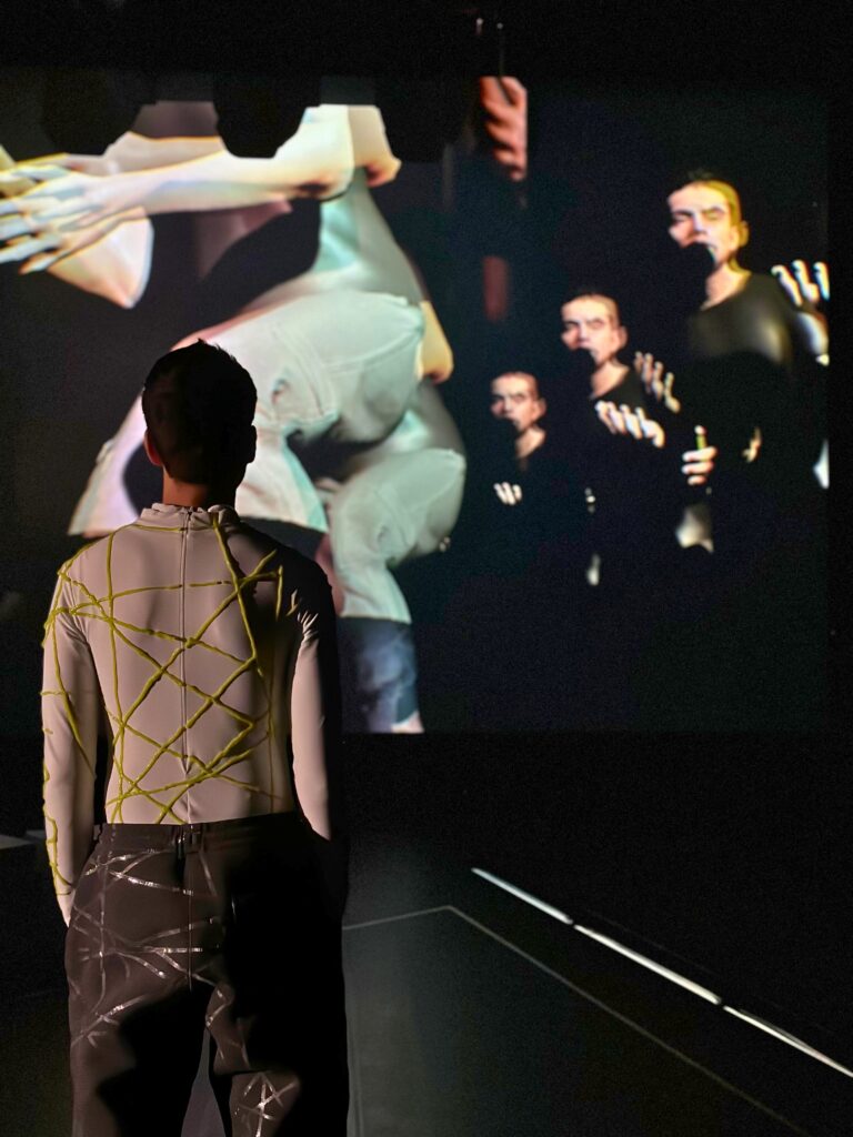 b02d32f7-976e-46c0-b488-e9effc8b44e1