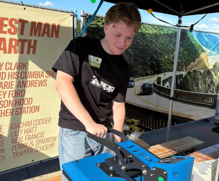 TakeRoot merchandise & meer