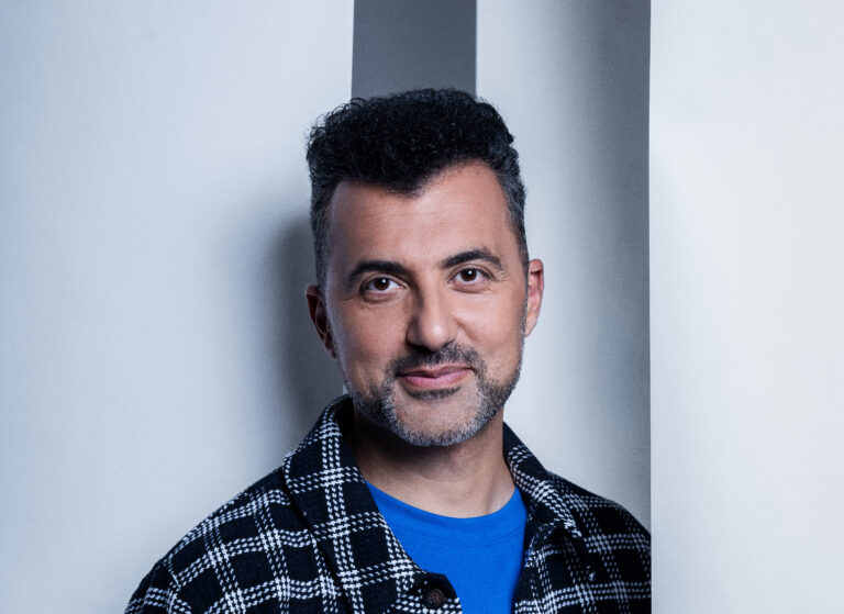 Özcan Akyol, Eus over De Klassenmigrant