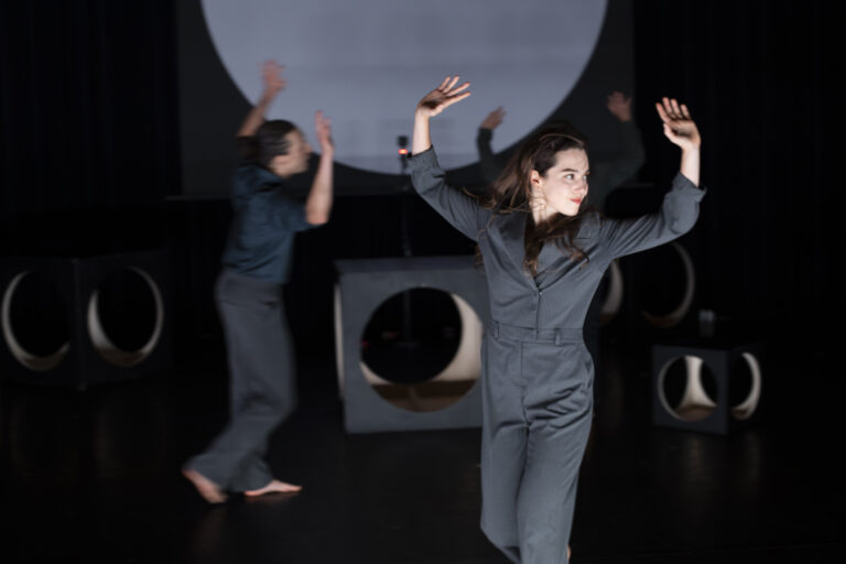 WArd|waRD I Ann Van den Broek - Play