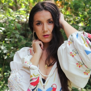 Special Guest: Nessi Gomes