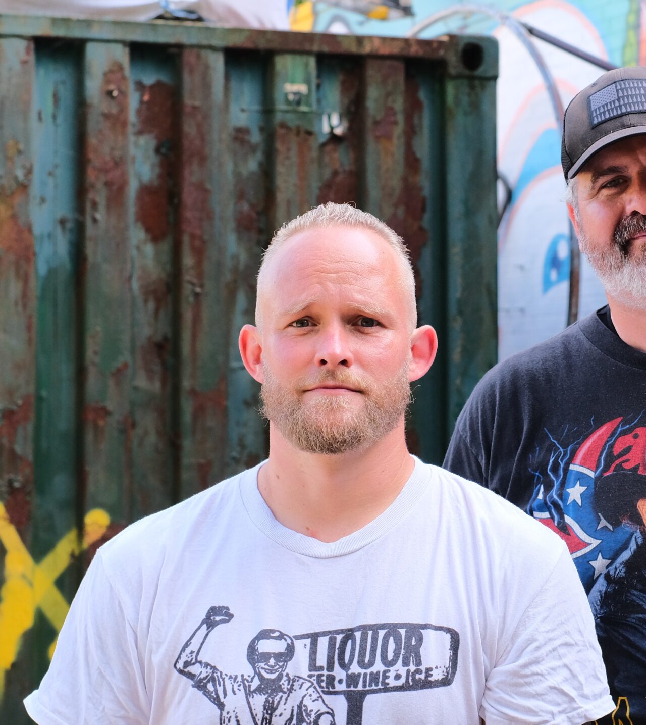 Twee lachende mannen