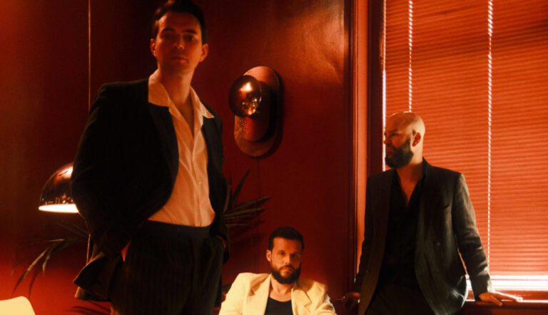 White Lies special guest Snow Patrol