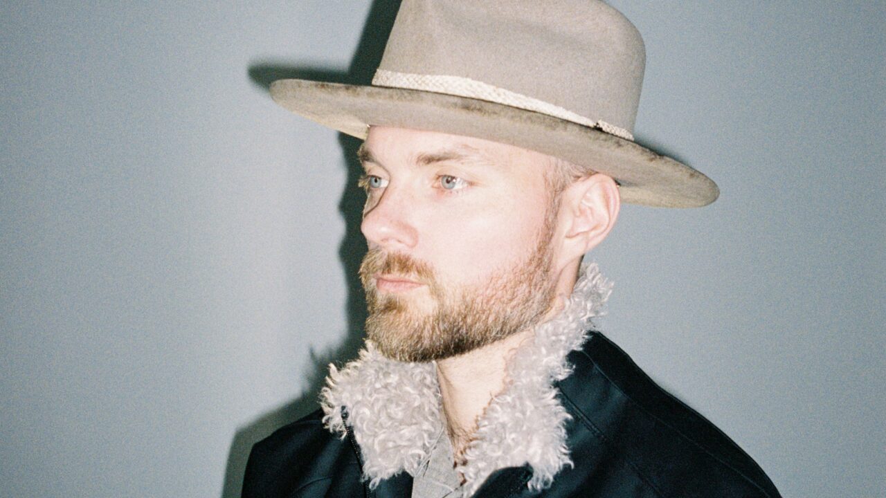 Ásgeir+ support: Hailaker in De Oosterpoort, Groningen