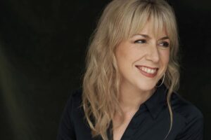 Muireann Nic Amhlaoibh Band - Folky Sunday