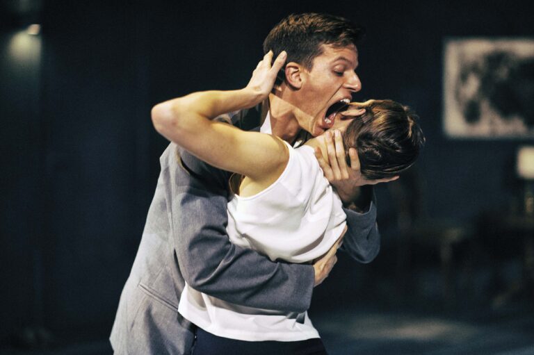 NDT 1 – Out of the stillness, chor. The missing door (Rahi Rezvani) 8- 300 dpi RGB