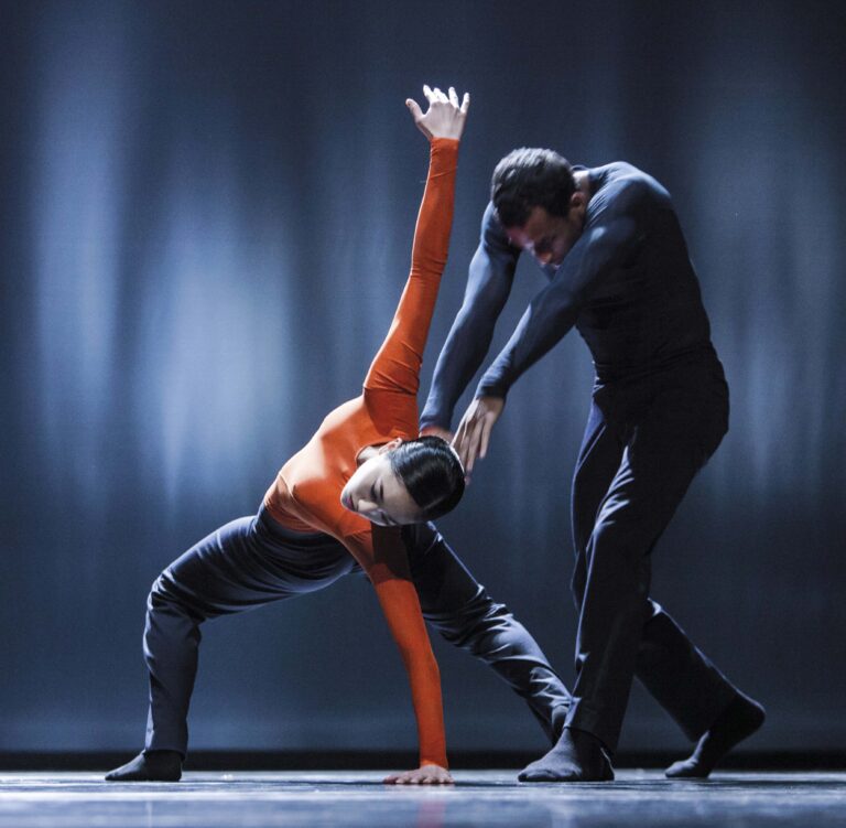 mutual comfort ~EDWARD CLUG // NEDERLANDS DANS THEATER 2