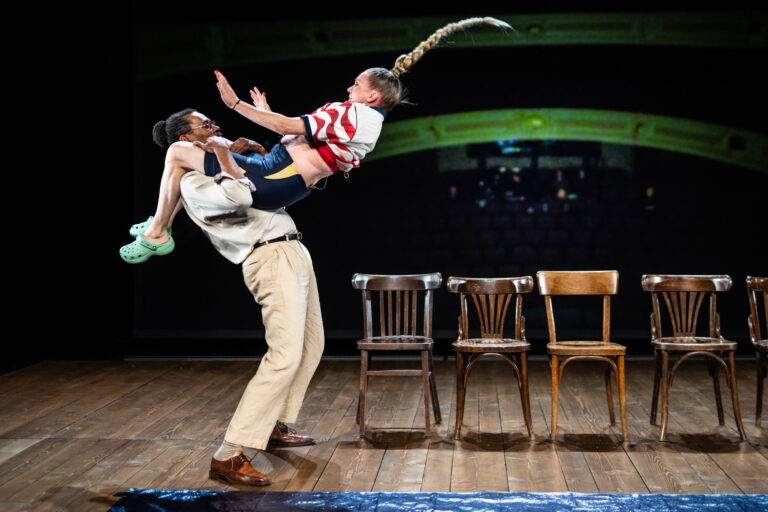 Meeuw Het Nationale Theater foto Bart Grietens (2)