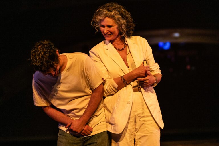 Meeuw Het Nationale Theater foto Bart Grietens (4)