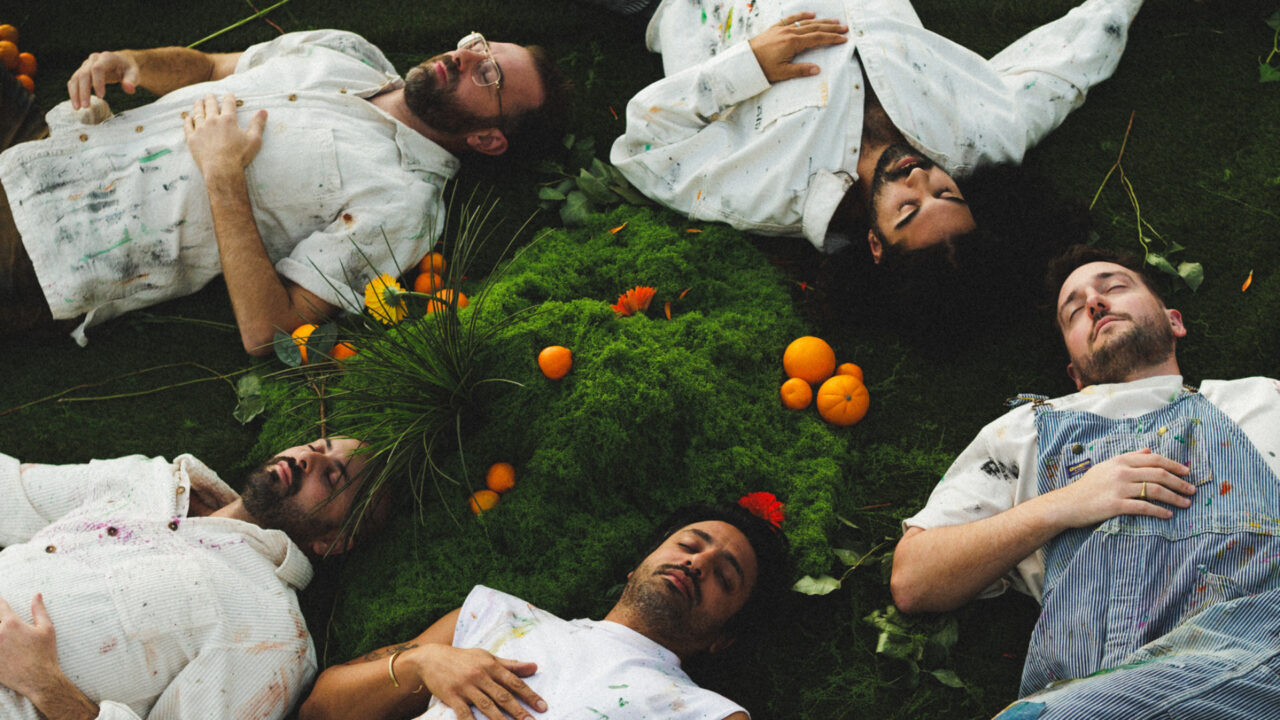 Young the Giant in De Oosterpoort, Groningen